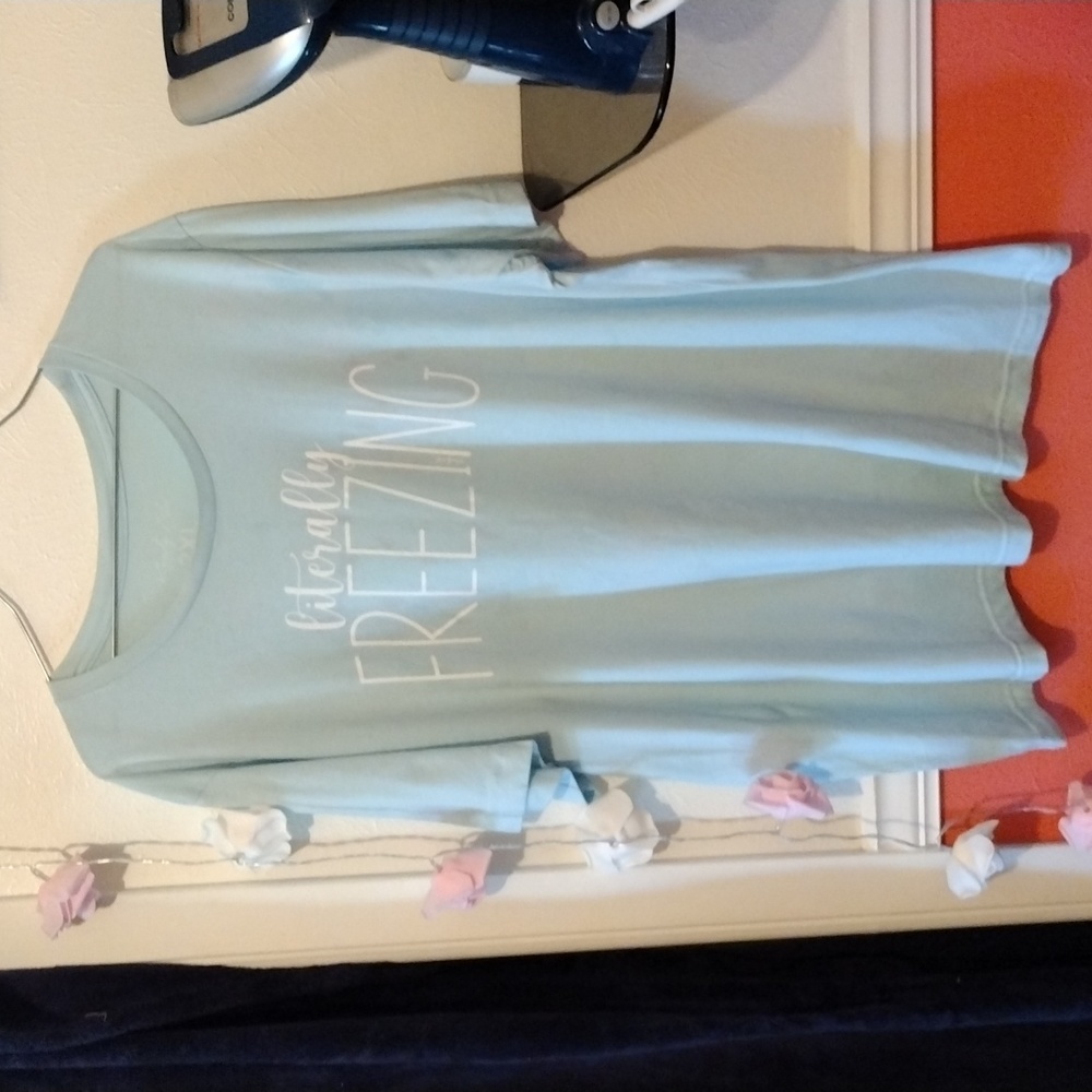 Tagless ladies tee